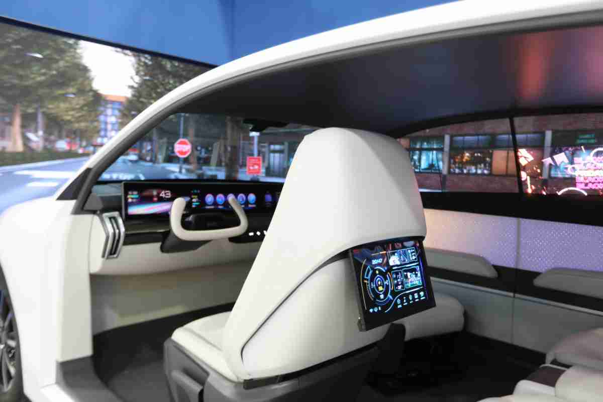 财神娱乐的「可卷式后座娱乐显示器」加强后座乘客的感官体验，，并保有个性化设计，，可依使用偏好进行动态调整。。。。